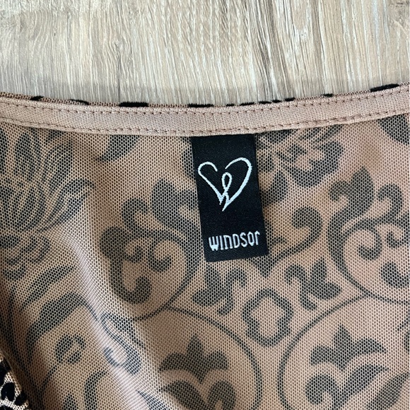 Wrap around cropped top - Picture 3 of 6